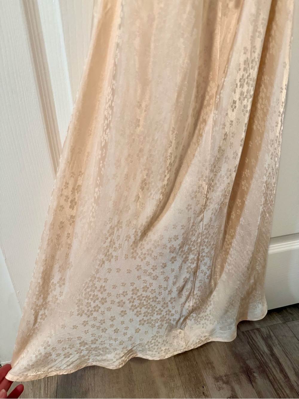 Astr Cream Lace-Up Backless Maxi Dress with Ruffle Shoulders Size XS - Picture 10 of 16